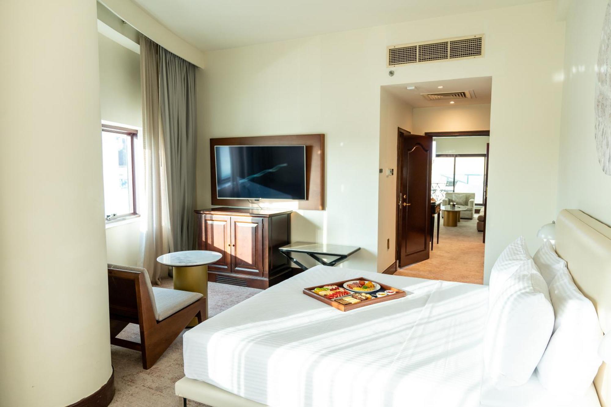 Majestic Cove Hotel - Formerly Le Meridien Fairway Dubai Bagian luar foto