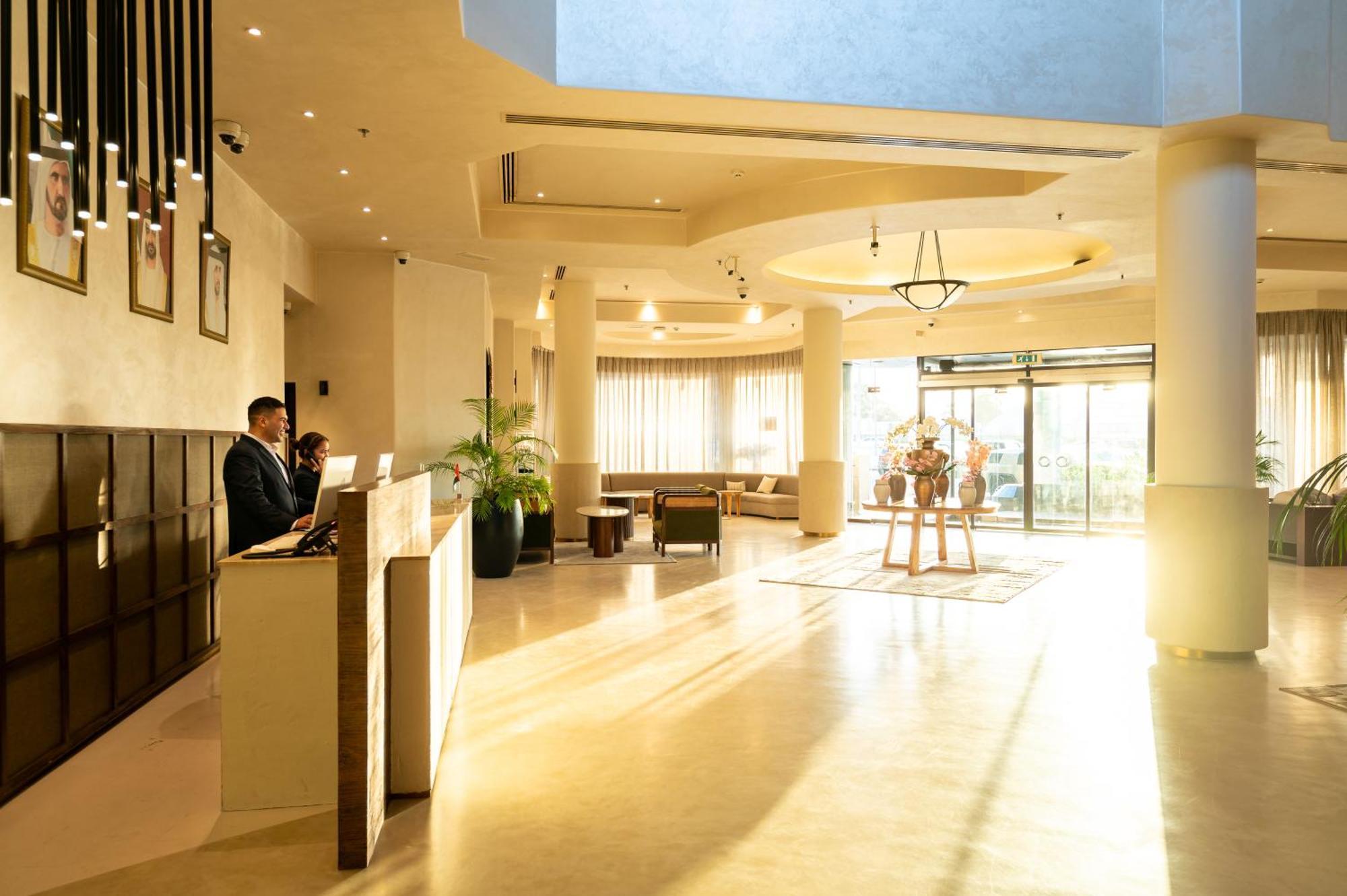 Majestic Cove Hotel - Formerly Le Meridien Fairway Dubai Bagian luar foto