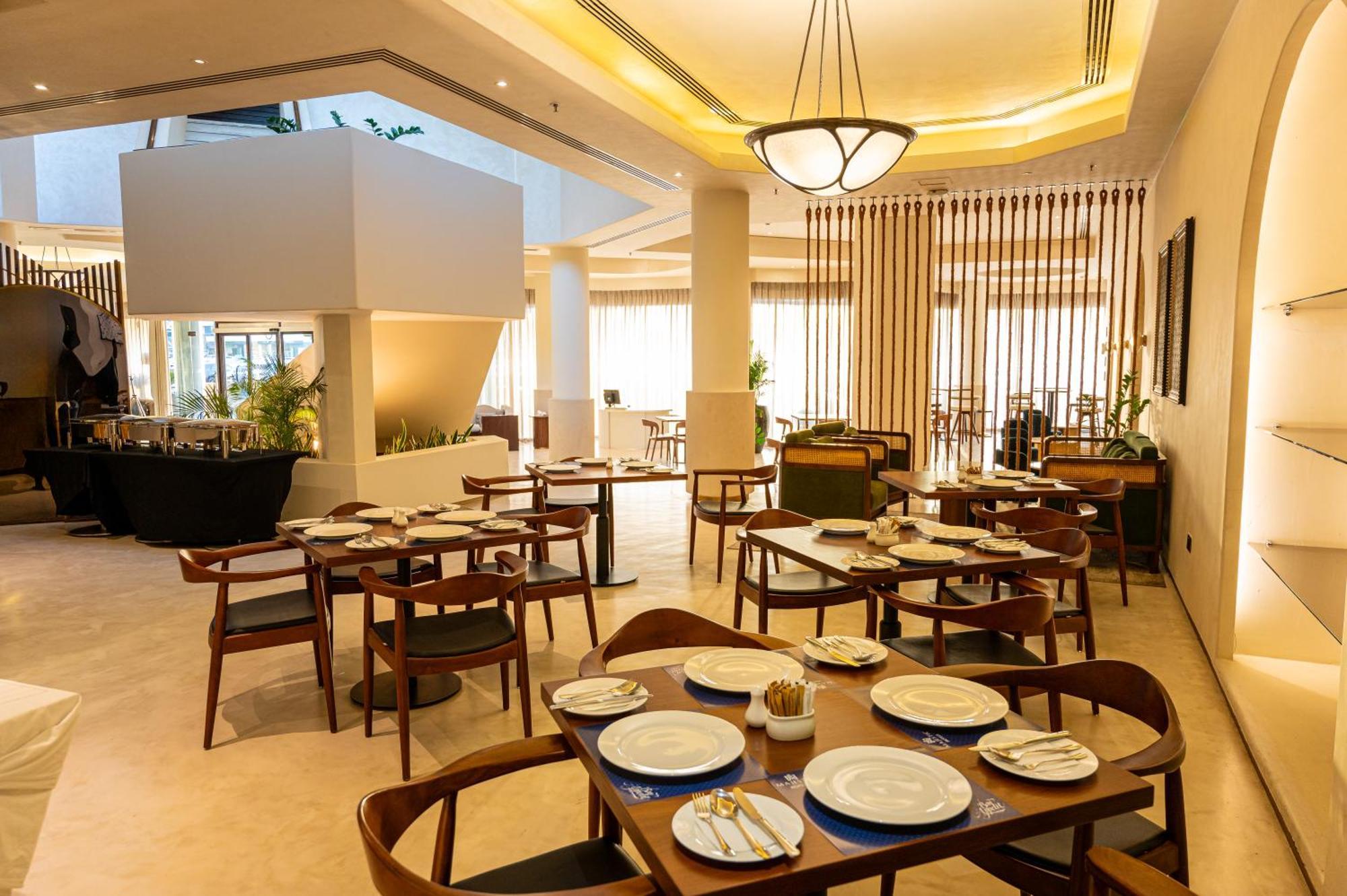 Majestic Cove Hotel - Formerly Le Meridien Fairway Dubai Bagian luar foto