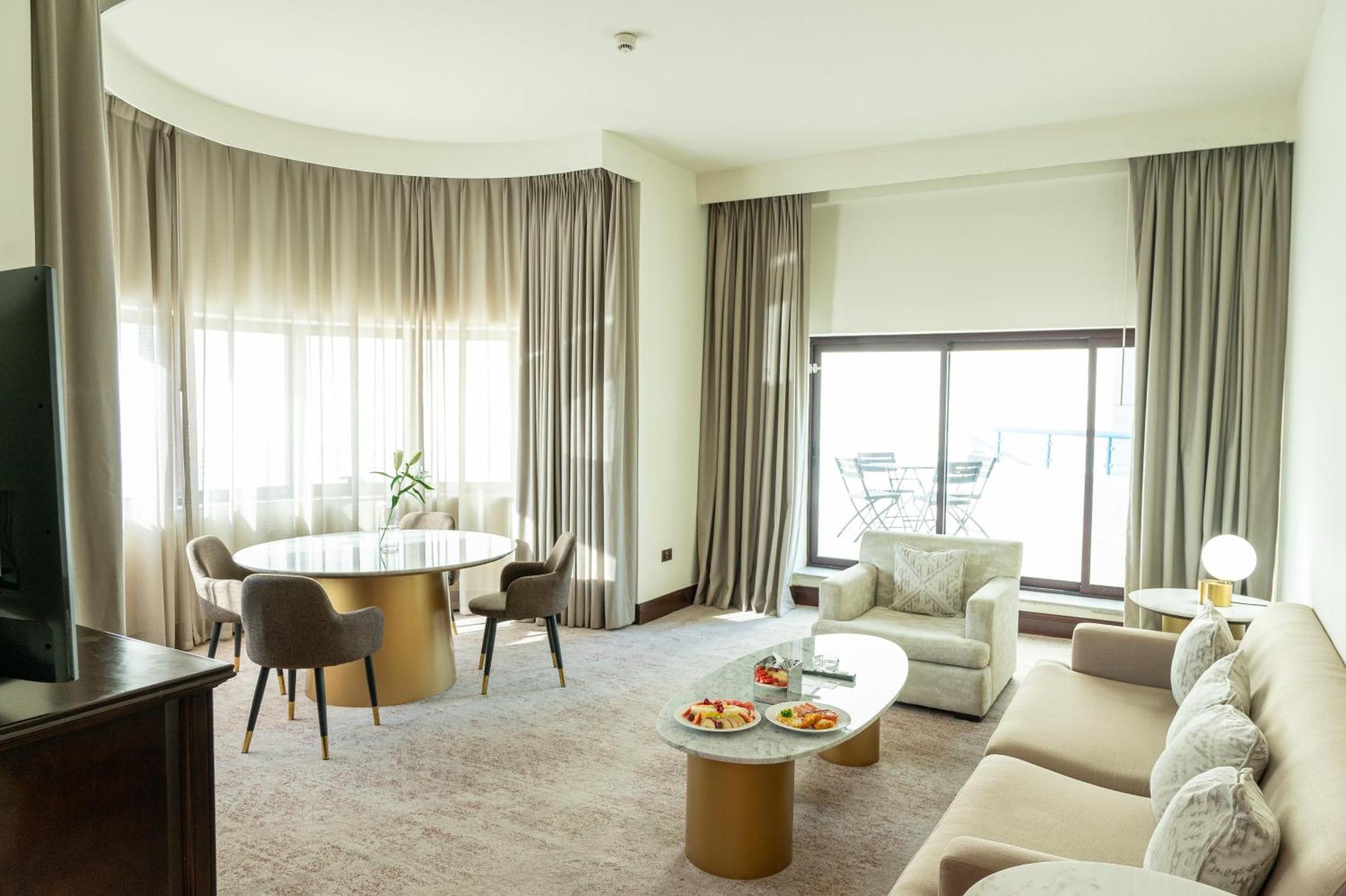 Majestic Cove Hotel - Formerly Le Meridien Fairway Dubai Bagian luar foto